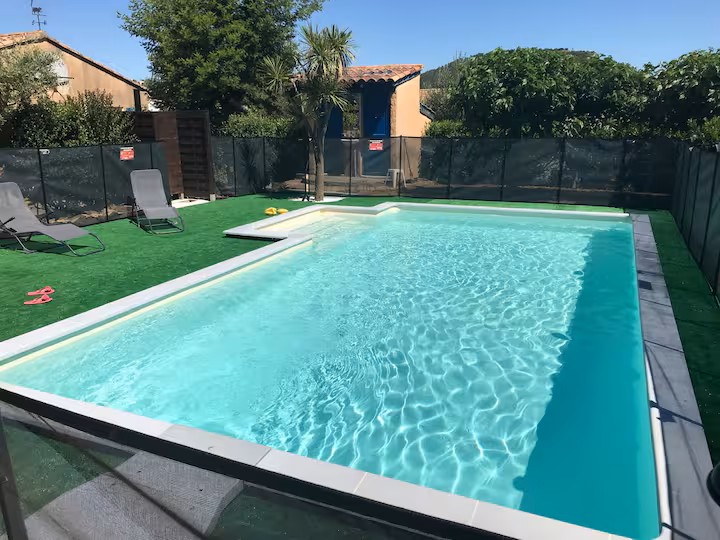 vacances-piscine-gonfaron-var